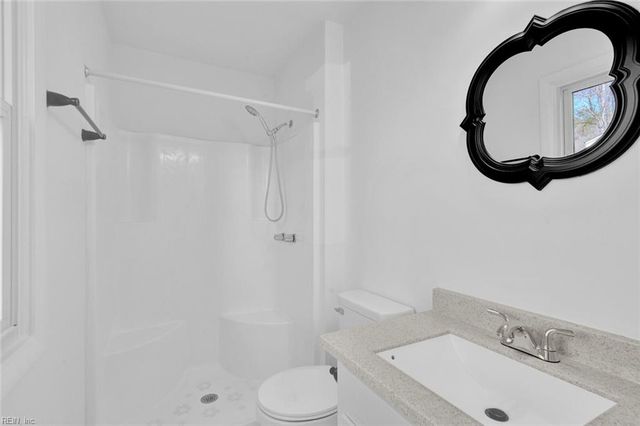 226 Windsor Castle DR, Newport News, VA 23608