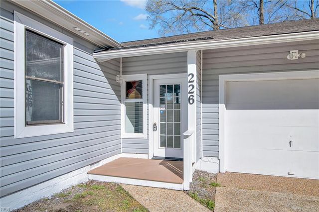 226 Windsor Castle DR, Newport News, VA 23608