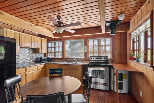 6631 LINCOLN ROAD, Bradenton, FL 34203