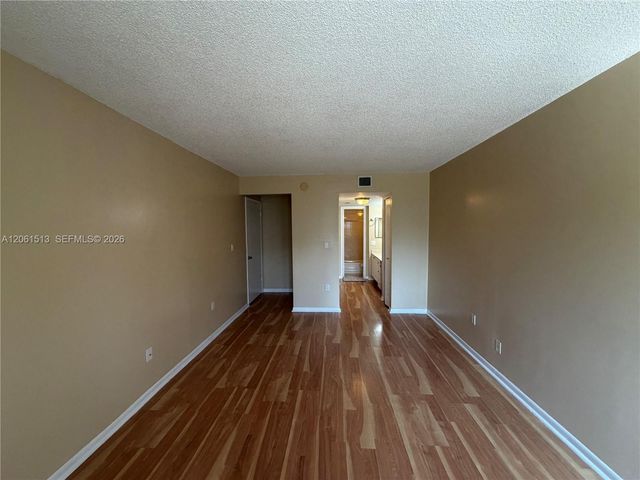711 N Pine Island Rd 121, Plantation, FL 33324
