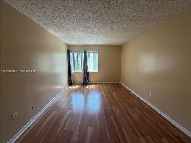 711 N Pine Island Rd 121, Plantation, FL 33324