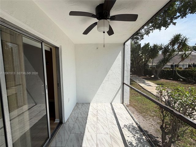 711 N Pine Island Rd 121, Plantation, FL 33324
