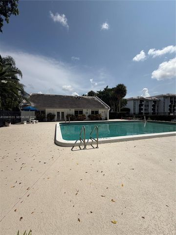 711 N Pine Island Rd 121, Plantation, FL 33324