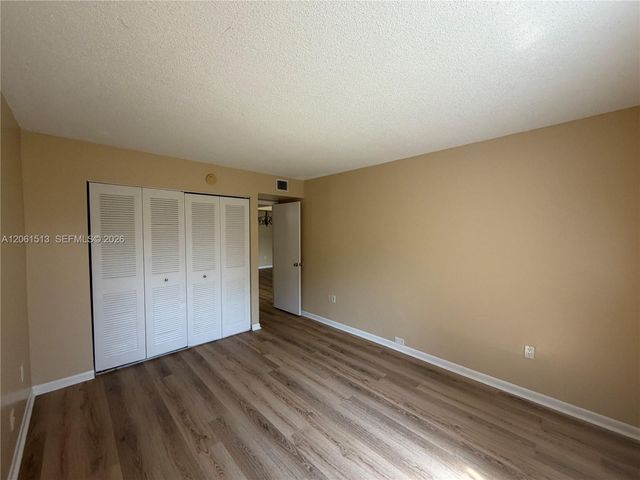 711 N Pine Island Rd 121, Plantation, FL 33324