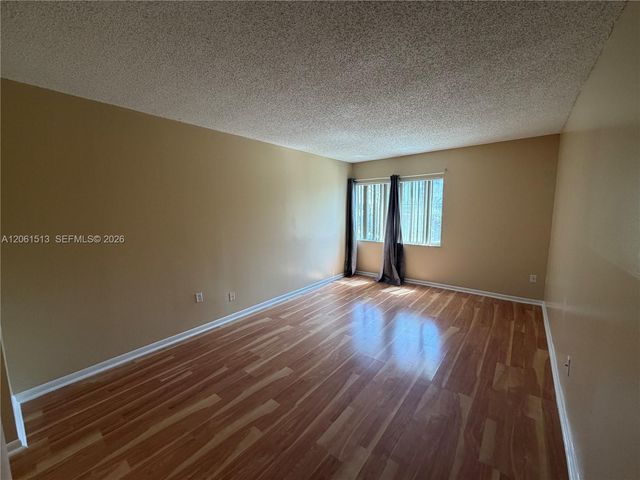 711 N Pine Island Rd 121, Plantation, FL 33324