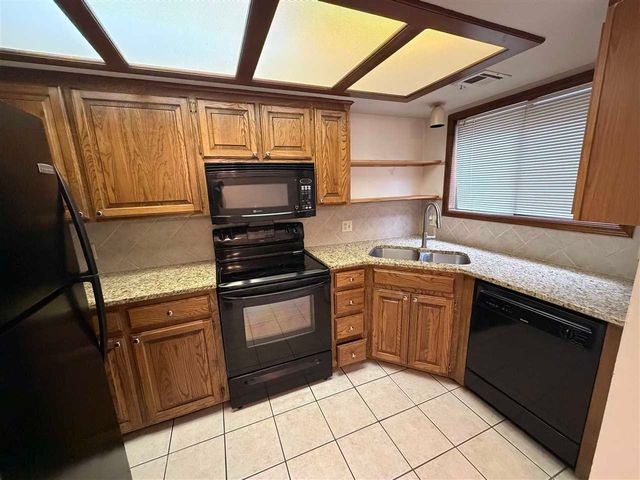 457 NW Chimney Creek, Lawton, OK 73505