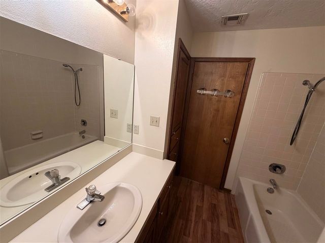 457 NW Chimney Creek, Lawton, OK 73505