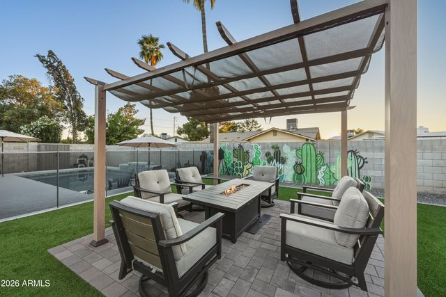 436 N LARKSPUR Street, Gilbert, AZ 85234