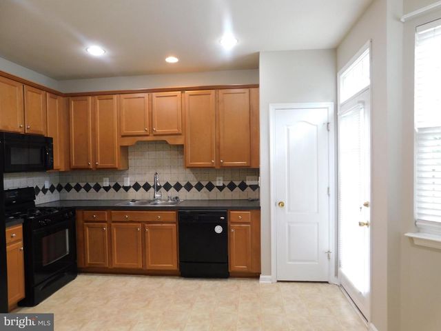402 KINTYRE LN, Stephens City, VA 22655