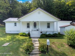165 Tucker Lane, Lenoir City, TN 37771