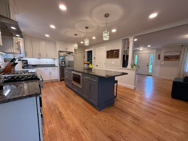 26 Swamp Road, Epsom, NH 03234