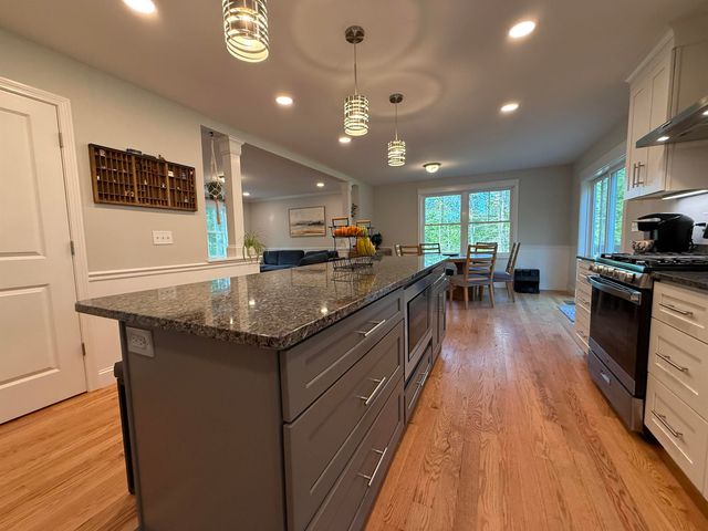 26 Swamp Road, Epsom, NH 03234