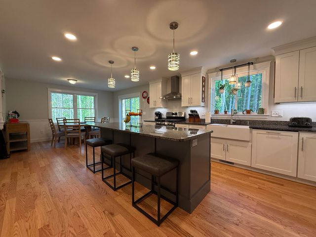 26 Swamp Road, Epsom, NH 03234