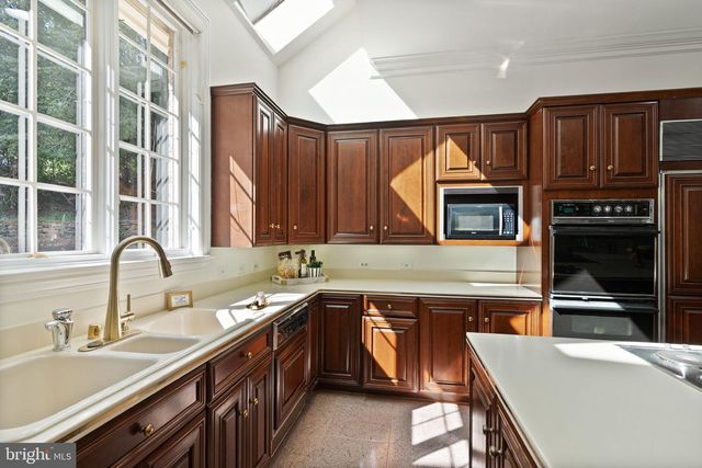 9721 SORREL AVE, Potomac, MD 20854