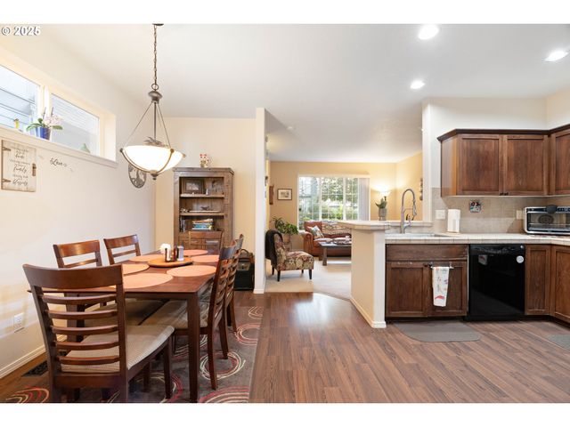 1251 Se BIANCA St, Hillsboro, OR 97123