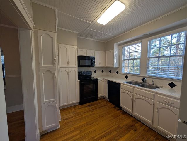 2166 College Street, Montgomery, AL 36106