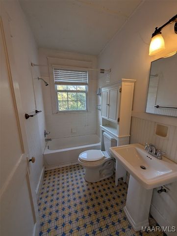 2166 College Street, Montgomery, AL 36106