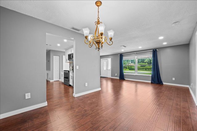 7423 Oakmont Drive, Greenacres, FL 33467