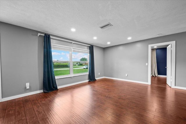 7423 Oakmont Drive, Greenacres, FL 33467