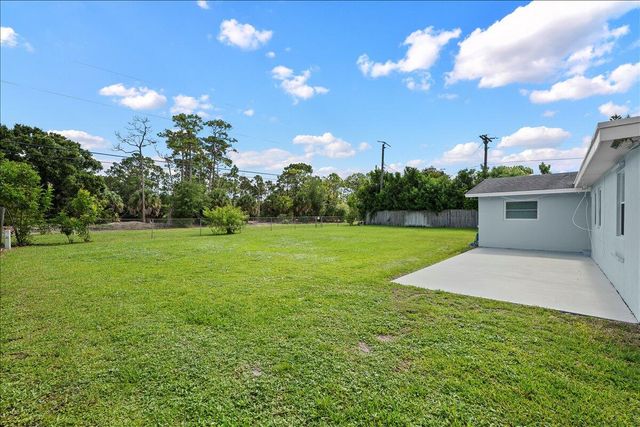 7423 Oakmont Drive, Greenacres, FL 33467