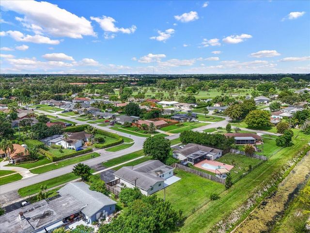7423 Oakmont Drive, Greenacres, FL 33467