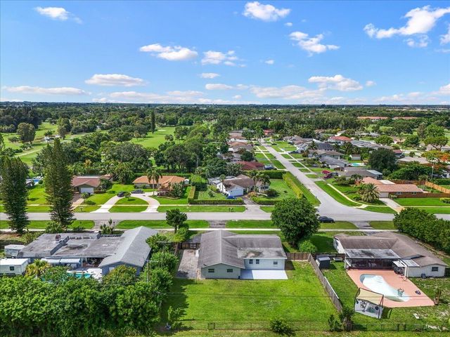 7423 Oakmont Drive, Greenacres, FL 33467