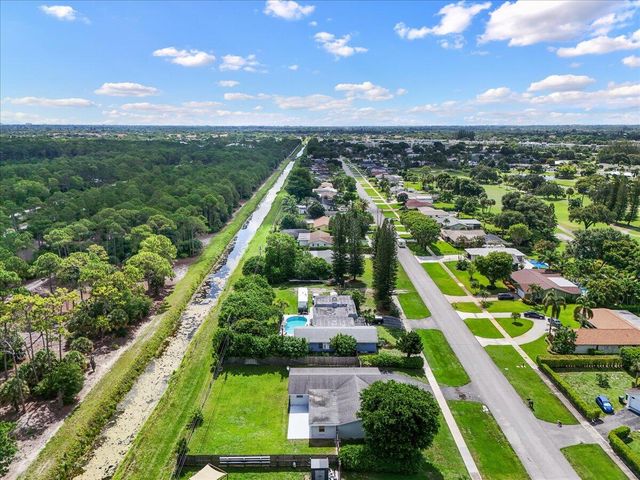 7423 Oakmont Drive, Greenacres, FL 33467