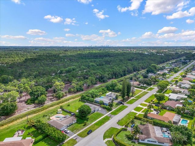 7423 Oakmont Drive, Greenacres, FL 33467