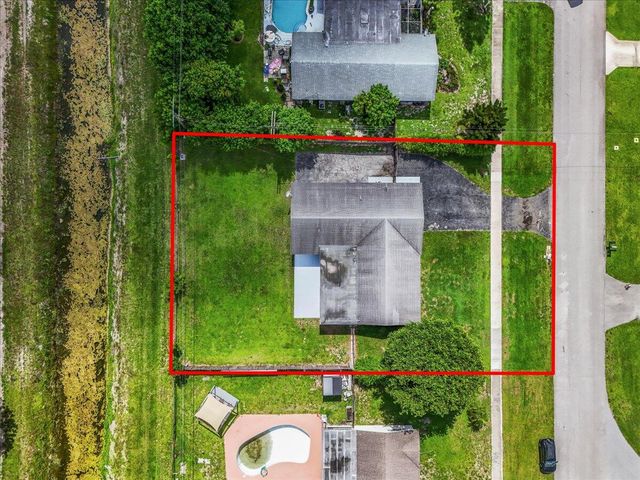 7423 Oakmont Drive, Greenacres, FL 33467