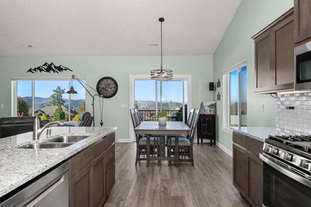 2706 W Howesdale Rd, Spokane, WA 99208