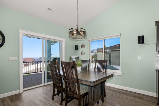 2706 W Howesdale Rd, Spokane, WA 99208