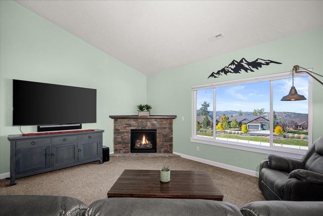 2706 W Howesdale Rd, Spokane, WA 99208