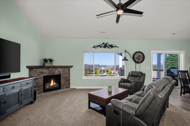 2706 W Howesdale Rd, Spokane, WA 99208