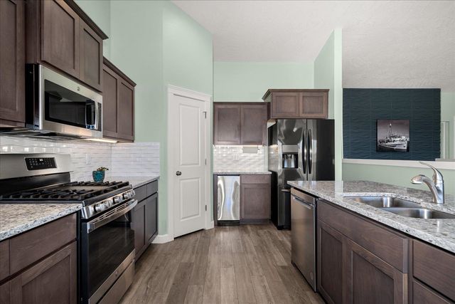 2706 W Howesdale Rd, Spokane, WA 99208