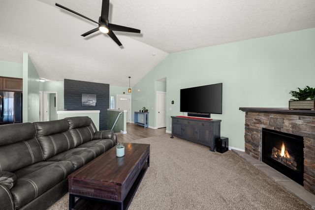 2706 W Howesdale Rd, Spokane, WA 99208