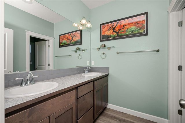 2706 W Howesdale Rd, Spokane, WA 99208