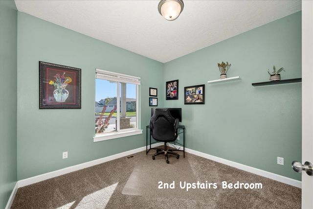 2706 W Howesdale Rd, Spokane, WA 99208