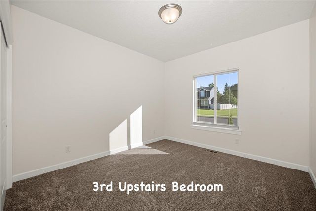 2706 W Howesdale Rd, Spokane, WA 99208