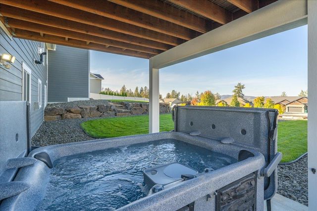 2706 W Howesdale Rd, Spokane, WA 99208