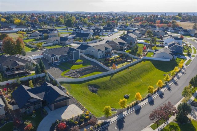 2706 W Howesdale Rd, Spokane, WA 99208