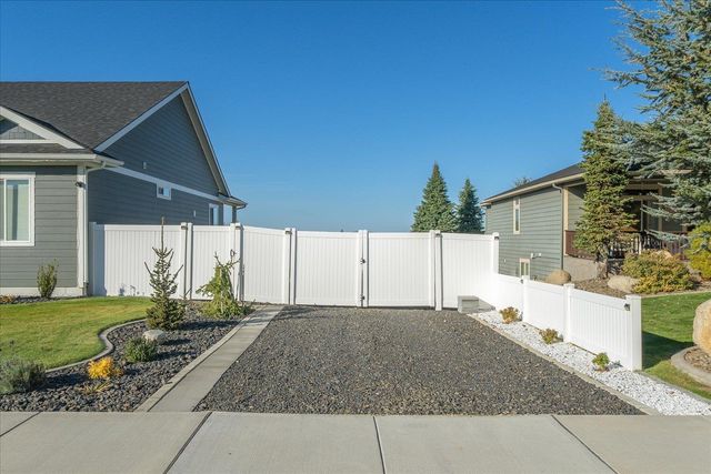 2706 W Howesdale Rd, Spokane, WA 99208