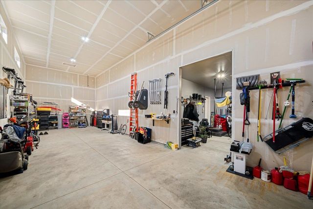 2706 W Howesdale Rd, Spokane, WA 99208