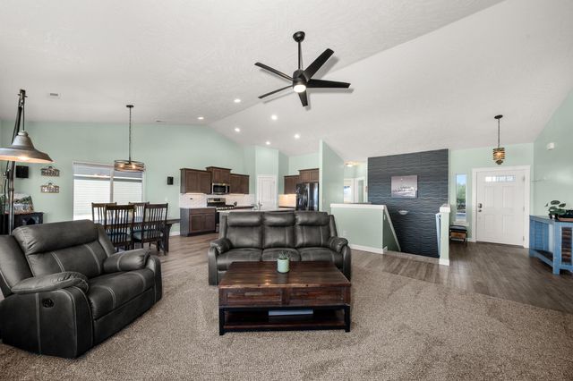 2706 W Howesdale Rd, Spokane, WA 99208