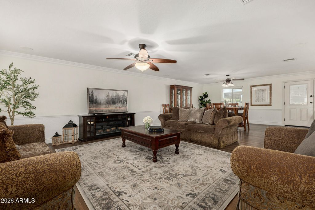 Image 10 of property listing at 338 E HARVARD Avenue, Gilbert, AZ 85234