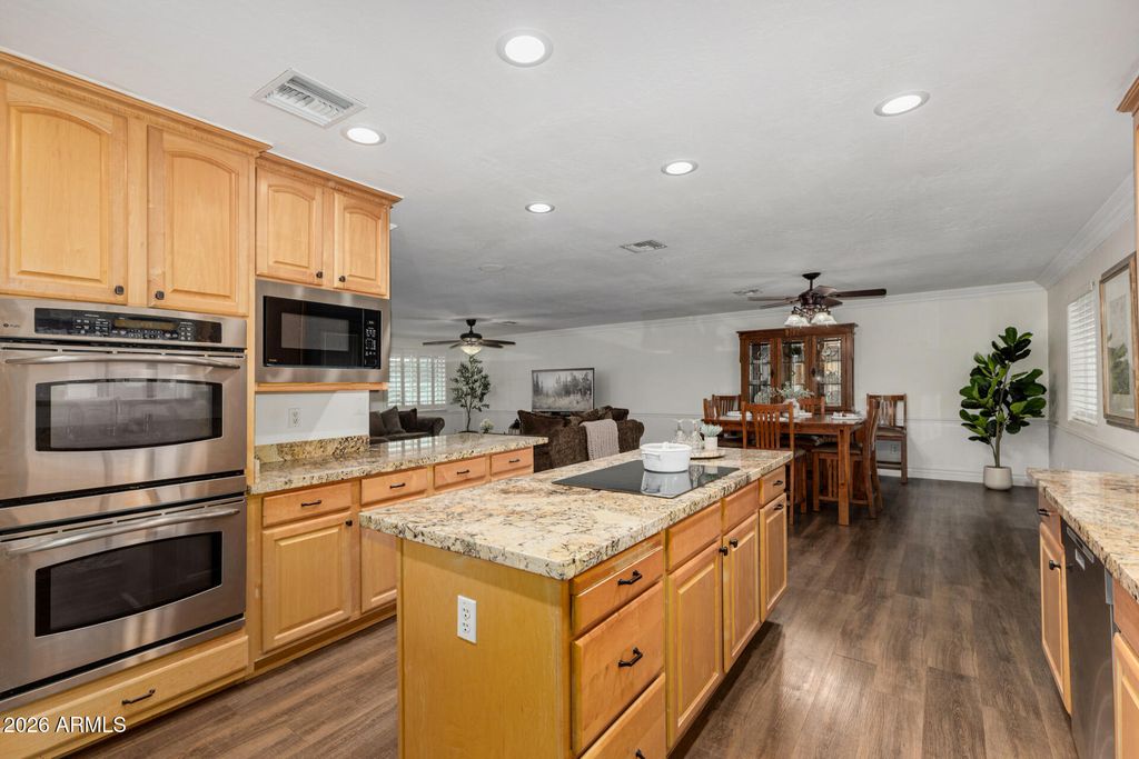 Image 15 of property listing at 338 E HARVARD Avenue, Gilbert, AZ 85234