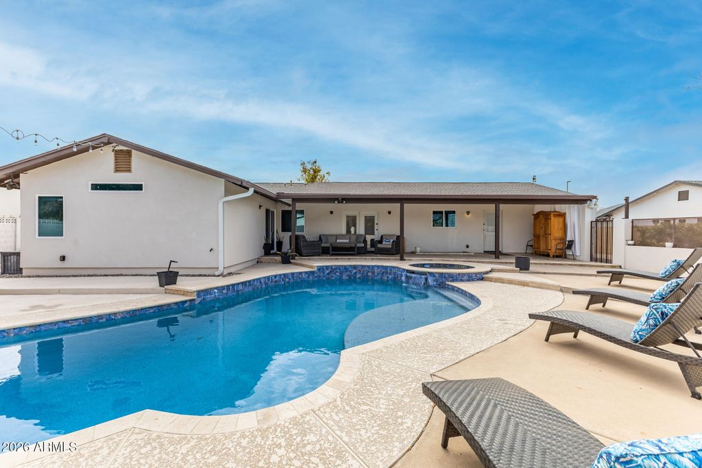 Image 41 of property listing at 338 E HARVARD Avenue, Gilbert, AZ 85234