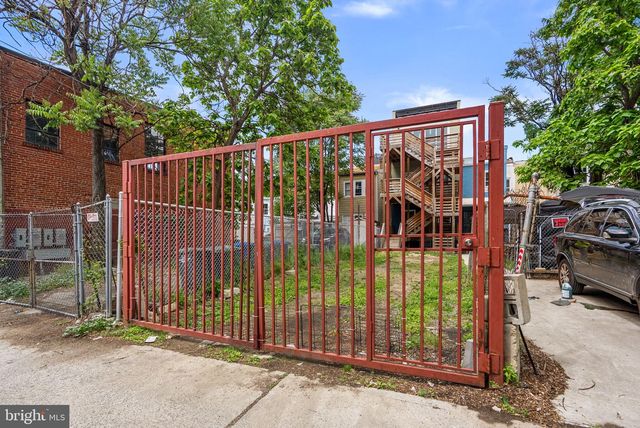 760 LAMONT ST NW, Washington, DC 20010