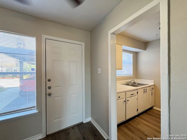 2802 Lasses Blvd Apt 13, San Antonio, TX 78223