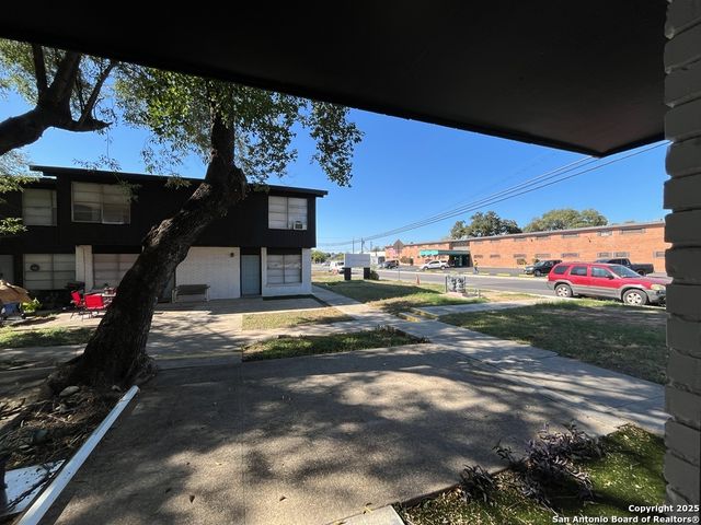 2802 Lasses Blvd Apt 13, San Antonio, TX 78223