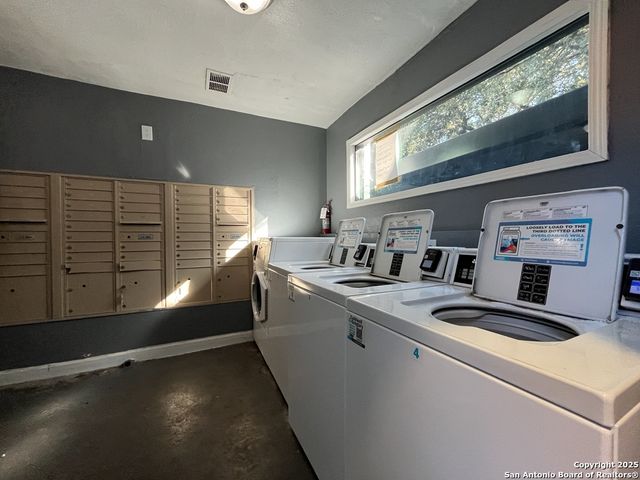 2802 Lasses Blvd Apt 13, San Antonio, TX 78223